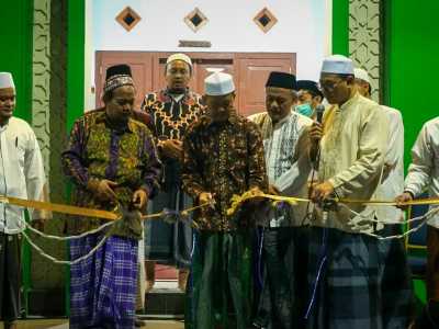 Pengasuh PPBU INDUK Meresmikan Gedung Asrama Baru
